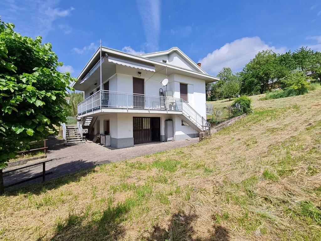 Villa in vendita a Canneto Pavese, 5 locali, prezzo € 180.000 | PortaleAgenzieImmobiliari.it