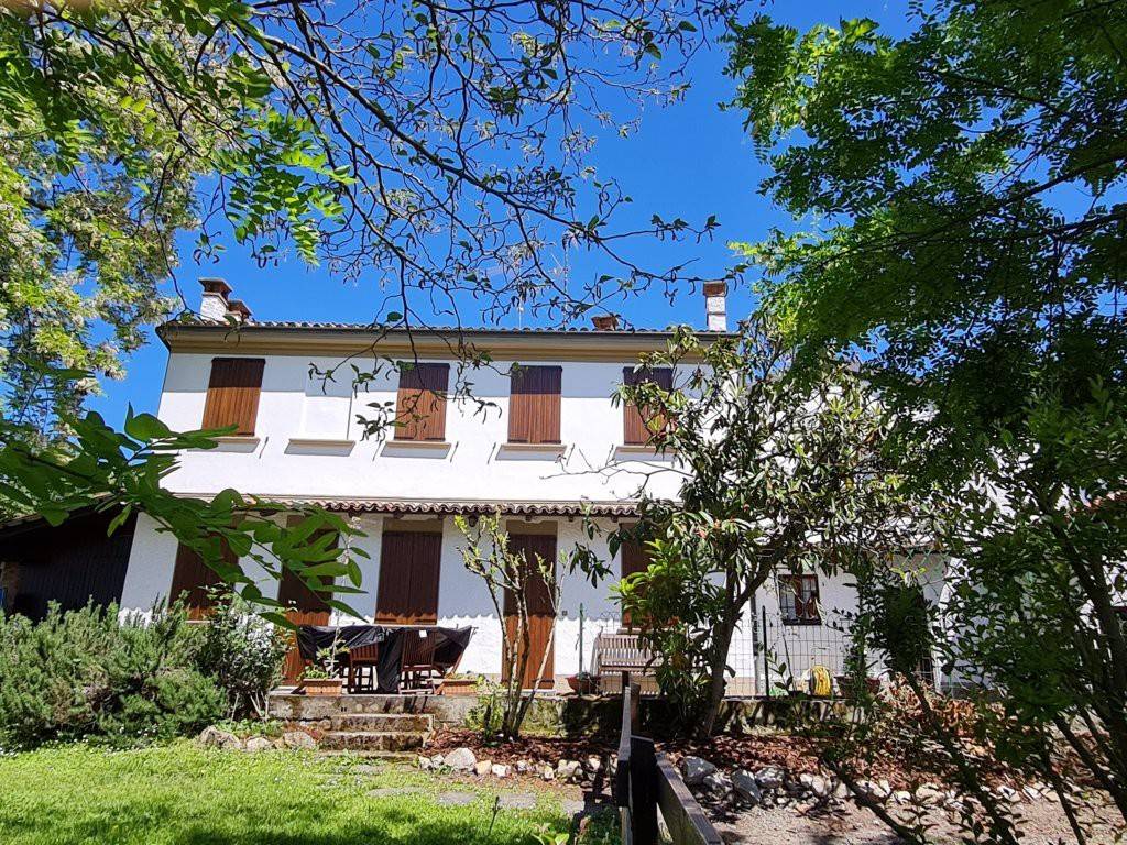 Rustico / Casale in vendita a Montecalvo Versiggia, 5 locali, prezzo € 230.000 | PortaleAgenzieImmobiliari.it