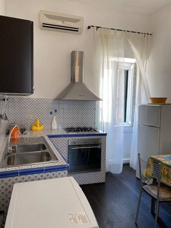 Appartamento in vendita a Ponza, 3 locali, prezzo € 380.000 | CambioCasa.it