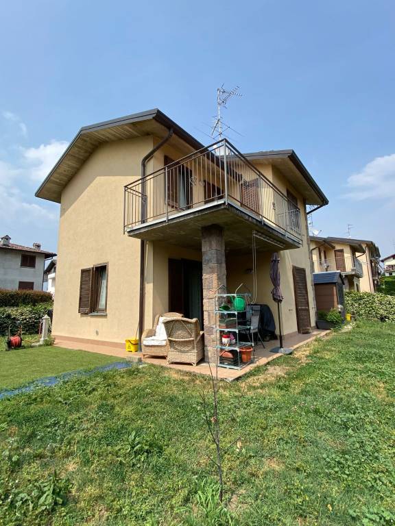 Villa in vendita a Luisago, 4 locali, prezzo € 349.000 | PortaleAgenzieImmobiliari.it