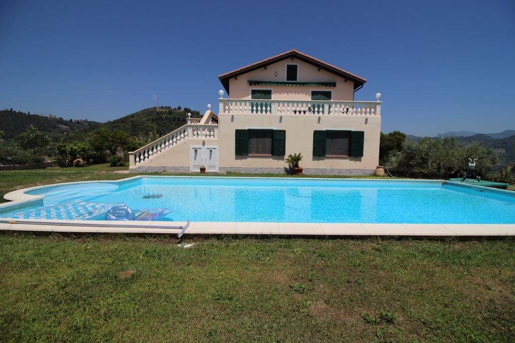 Villa in vendita a Camporosso, 9 locali, prezzo € 550.000 | PortaleAgenzieImmobiliari.it