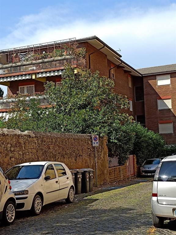 Appartamento in vendita a Frascati, 5 locali, prezzo € 399.000 | CambioCasa.it