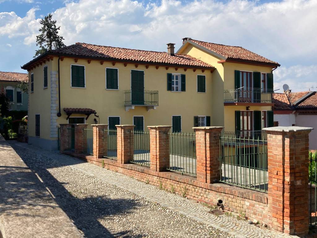 Rustico / Casale in vendita a Isola d'Asti, 9 locali, prezzo € 179.000 | PortaleAgenzieImmobiliari.it