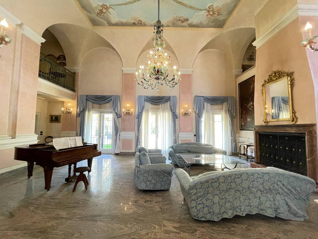 Villa in vendita a Castrezzato, 14 locali, Trattative riservate | CambioCasa.it