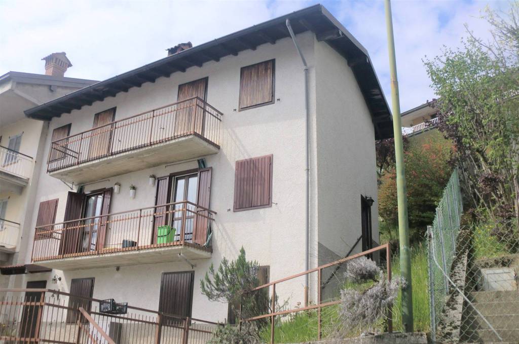 Appartamento in vendita a San Giovanni Bianco, 4 locali, prezzo € 38.000 | PortaleAgenzieImmobiliari.it