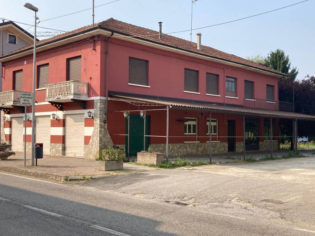 Negozio / Locale in vendita a Montegrosso d'Asti, 4 locali, prezzo € 220.000 | PortaleAgenzieImmobiliari.it