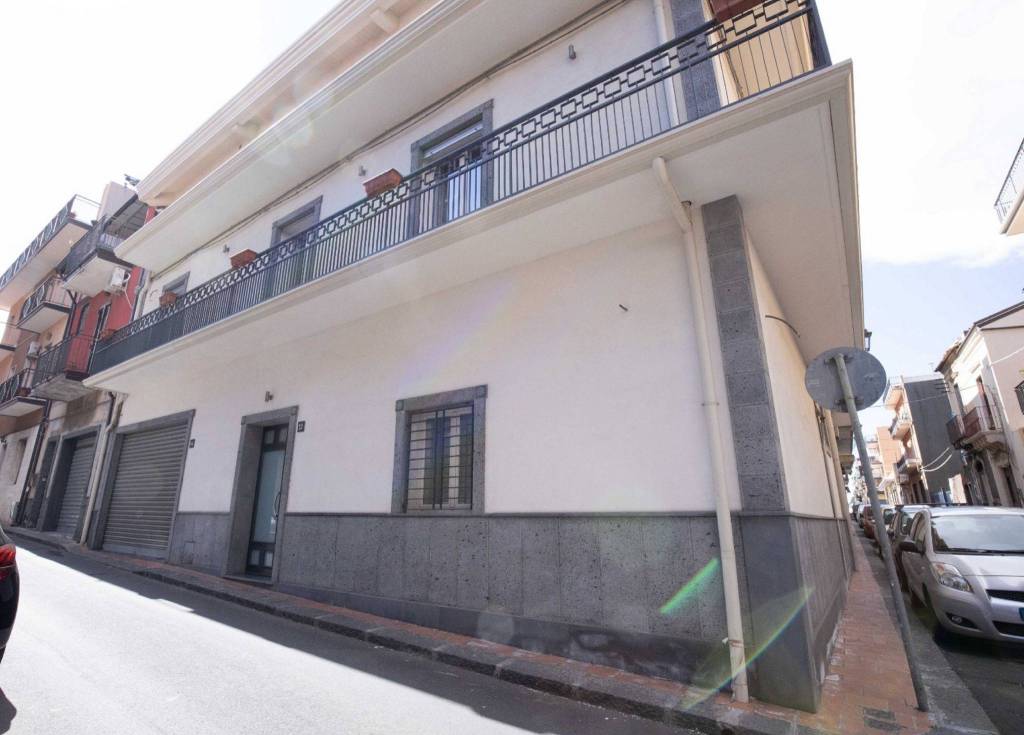 Villa in vendita a Misterbianco, 8 locali, prezzo € 495.000 | PortaleAgenzieImmobiliari.it