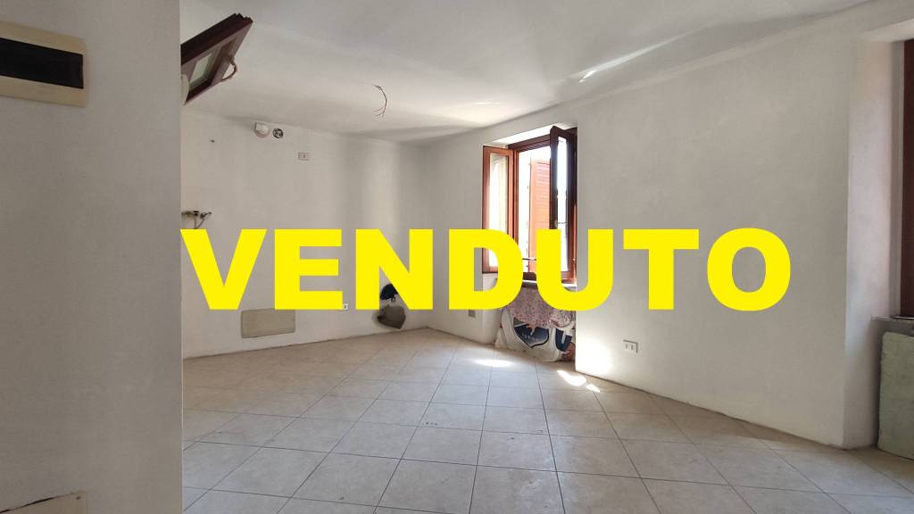 Appartamento in vendita a Nembro, 2 locali, prezzo € 40.000 | PortaleAgenzieImmobiliari.it