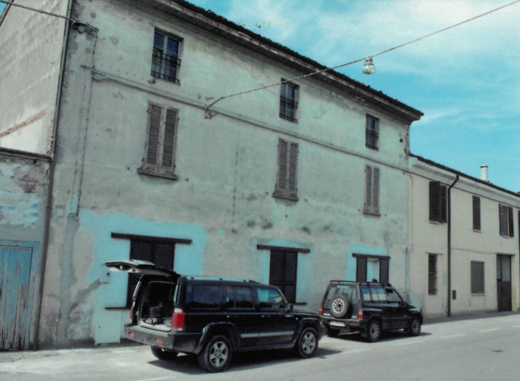 Palazzo / Stabile in vendita a Corte de' Cortesi con Cignone, 6 locali, prezzo € 75.000 | PortaleAgenzieImmobiliari.it