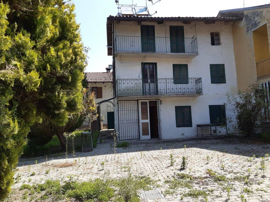 Villa in vendita a Cisterna d'Asti, 6 locali, prezzo € 29.000 | PortaleAgenzieImmobiliari.it