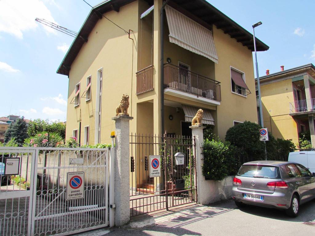 Villa in vendita a Bresso, 7 locali, prezzo € 570.000 | PortaleAgenzieImmobiliari.it