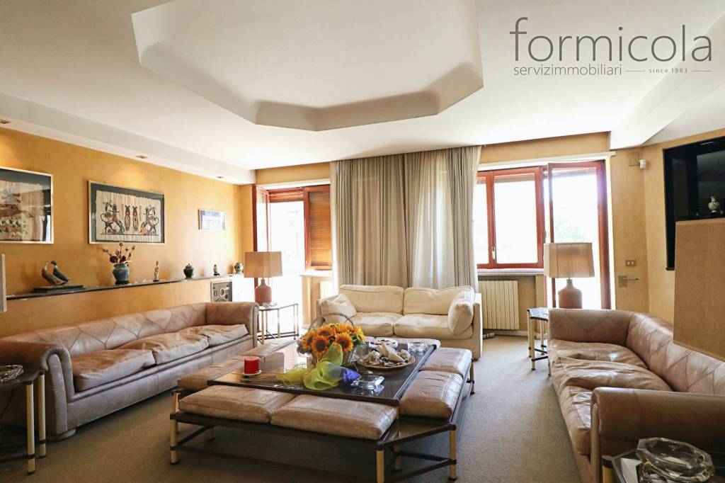 Appartamento in vendita a Portici, 4 locali, prezzo € 315.000 | CambioCasa.it