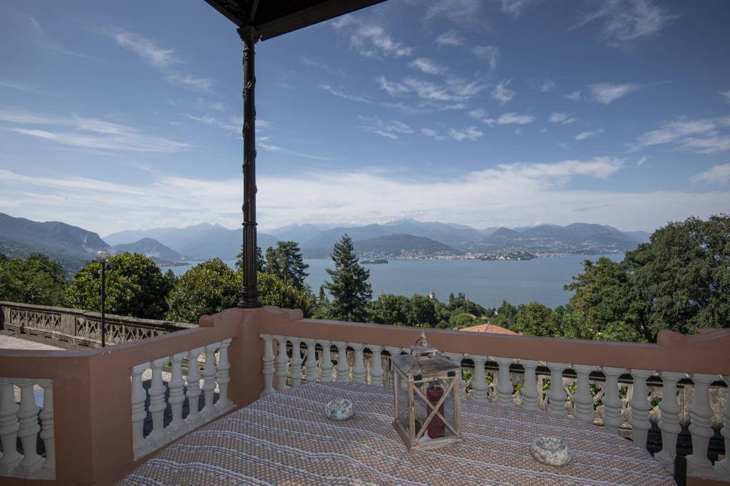 Villa in vendita a Stresa, 10 locali, prezzo € 2.500.000 | PortaleAgenzieImmobiliari.it