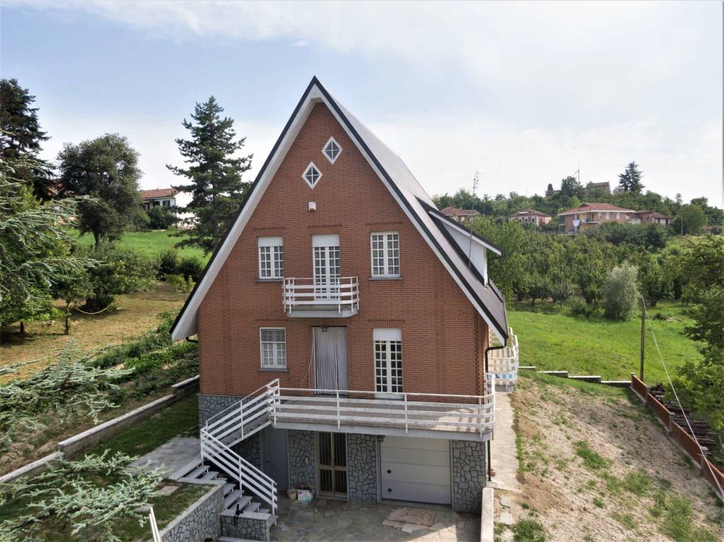 Villa in vendita a Priocca, 7 locali, prezzo € 220.000 | PortaleAgenzieImmobiliari.it