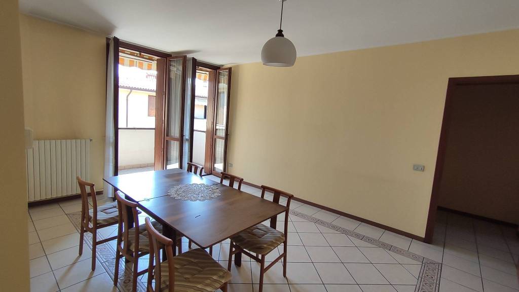 Appartamento in vendita a Alzano Lombardo, 3 locali, prezzo € 155.000 | PortaleAgenzieImmobiliari.it