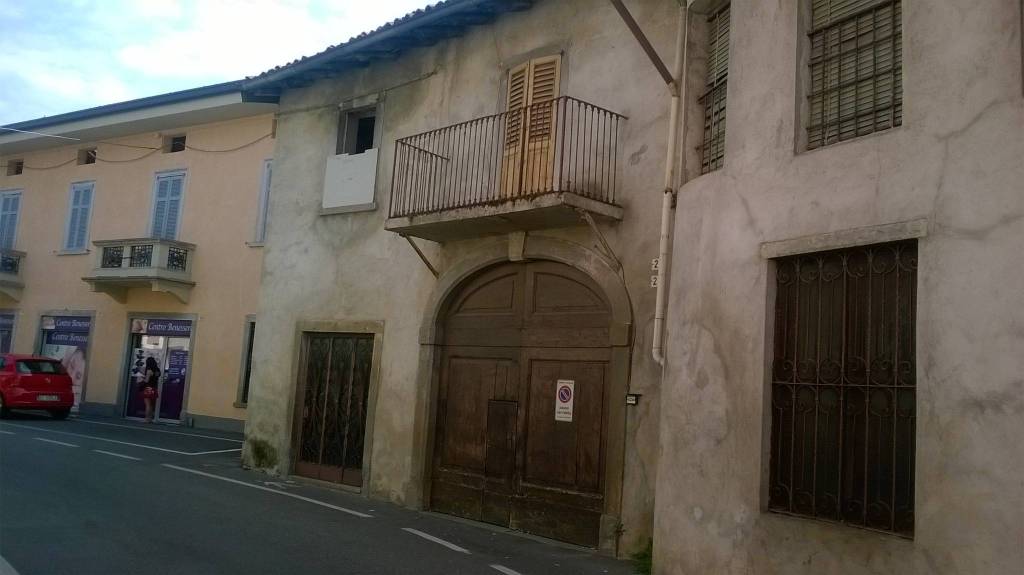 Rustico / Casale in vendita a Treviolo, 12 locali, prezzo € 120.000 | PortaleAgenzieImmobiliari.it