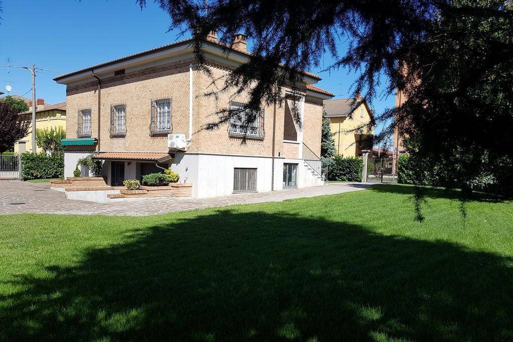 Villa in vendita a Stradella, 5 locali, prezzo € 360.000 | PortaleAgenzieImmobiliari.it