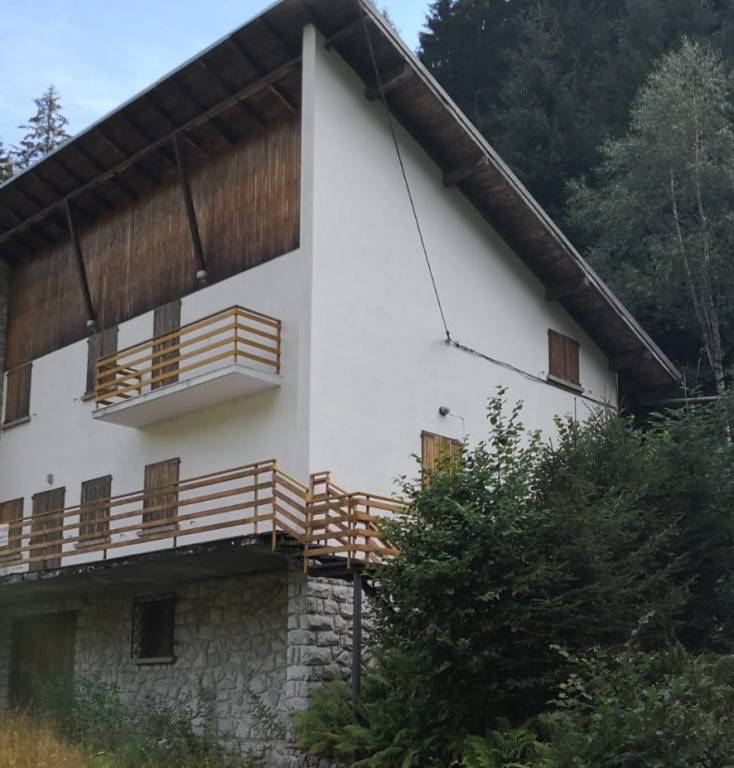 Villa in vendita a Temù, 10 locali, prezzo € 210.000 | PortaleAgenzieImmobiliari.it