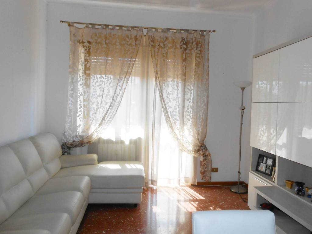 Appartamento in vendita a Roma, 4 locali, zona Zona: 10 . Pigneto, Largo Preneste, prezzo € 299.000 | CambioCasa.it
