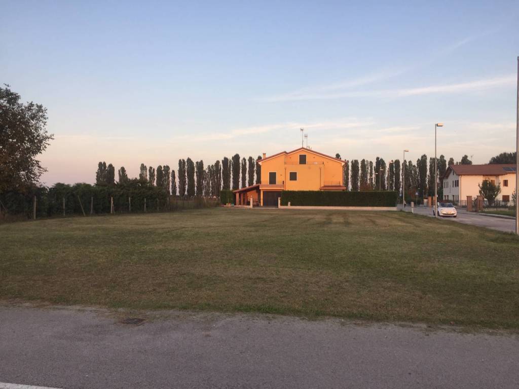 Terreno Edificabile Residenziale in vendita a Correzzola, 9999 locali, prezzo € 120.000 | CambioCasa.it