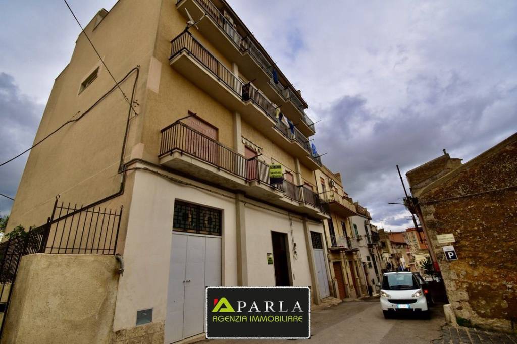 Appartamento in vendita a Canicattì, 5 locali, prezzo € 80.000 | PortaleAgenzieImmobiliari.it
