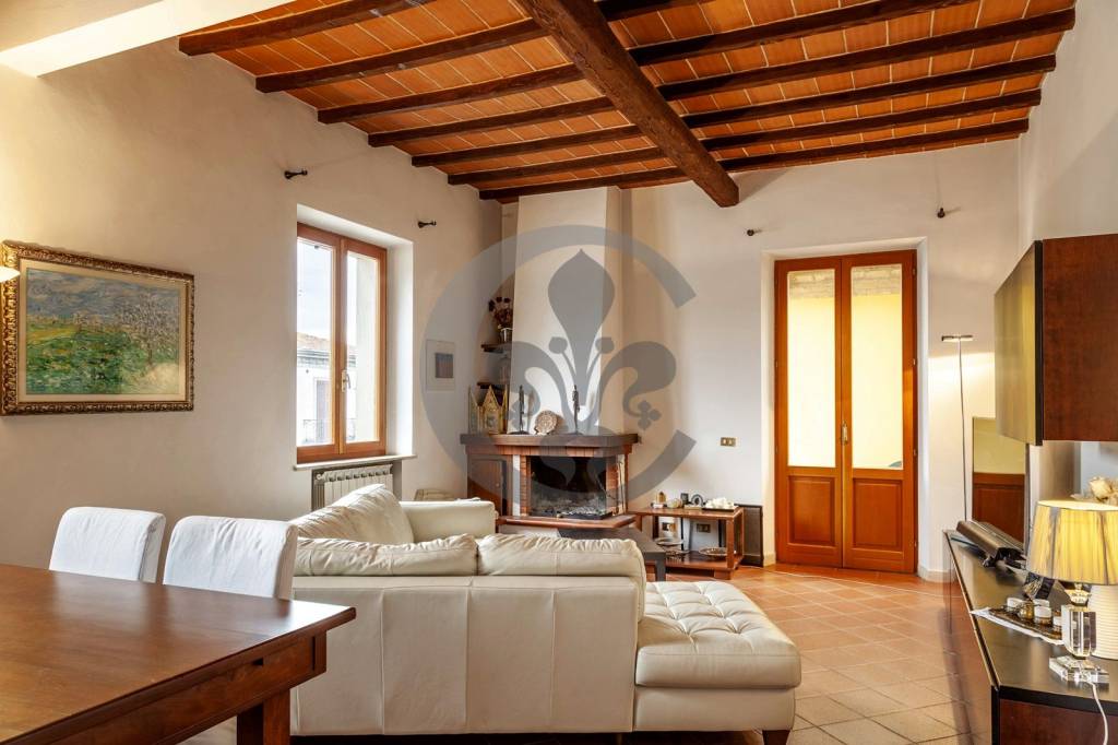 Appartamento in vendita a Sinalunga, 6 locali, prezzo € 215.000 | PortaleAgenzieImmobiliari.it