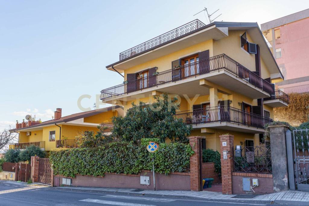 Appartamento in vendita a Gravina di Catania, 8 locali, prezzo € 238.000 | PortaleAgenzieImmobiliari.it