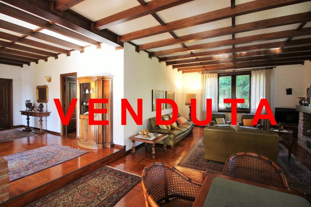 Villa in vendita a Lainate, 6 locali, prezzo € 950.000 | PortaleAgenzieImmobiliari.it