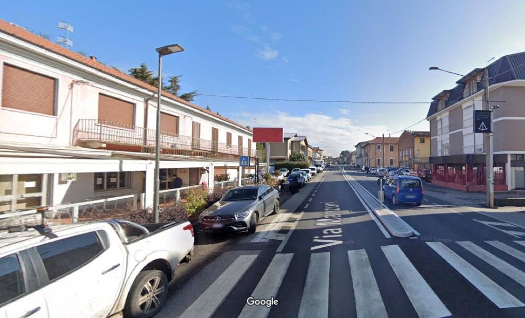 Negozio / Locale in vendita a Sesto Calende, 5 locali, prezzo € 400.000 | PortaleAgenzieImmobiliari.it
