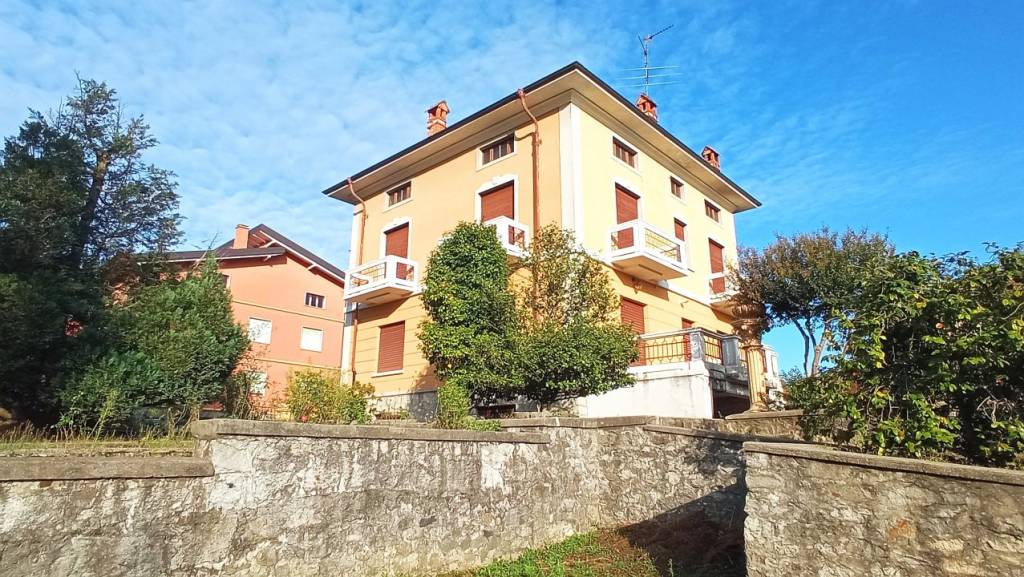 Villa in vendita a Gattinara, 4 locali, prezzo € 238.000 | PortaleAgenzieImmobiliari.it