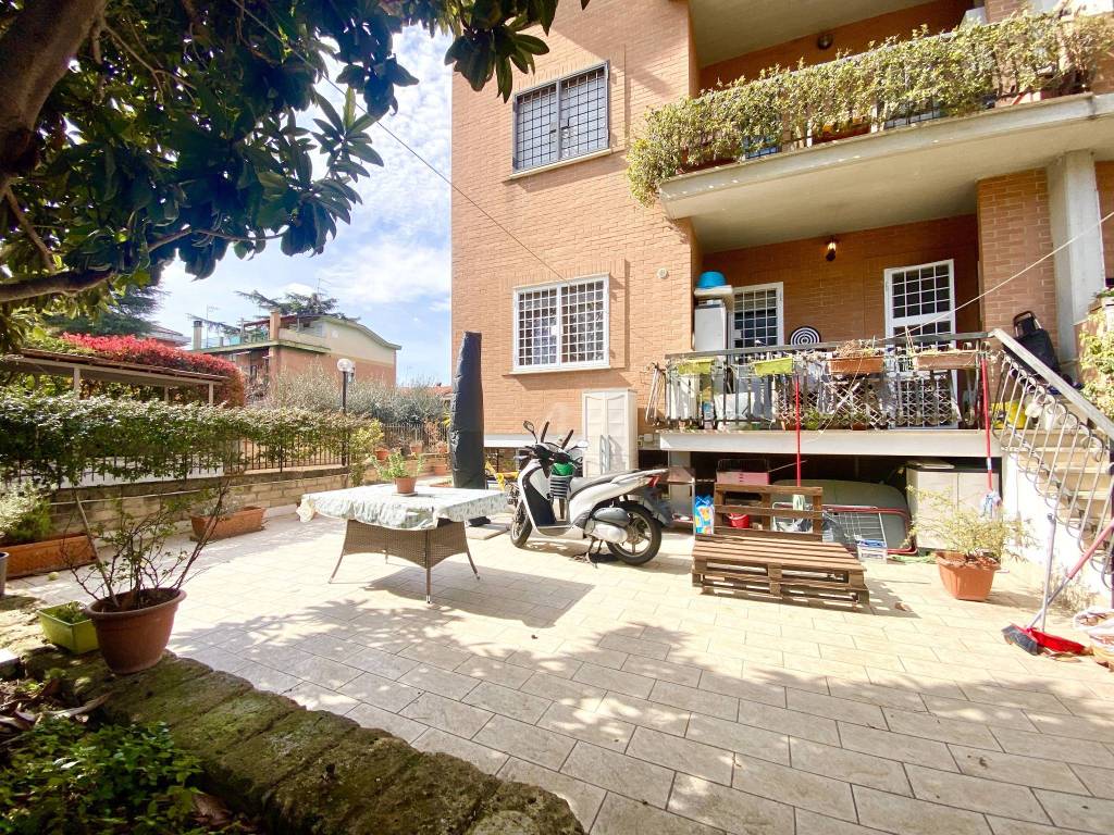 Appartamento in vendita a Roma, 1 locali, zona Zona: 36 . Finocchio, Torre Gaia, Tor Vergata, Borghesiana, prezzo € 145.000 | CambioCasa.it