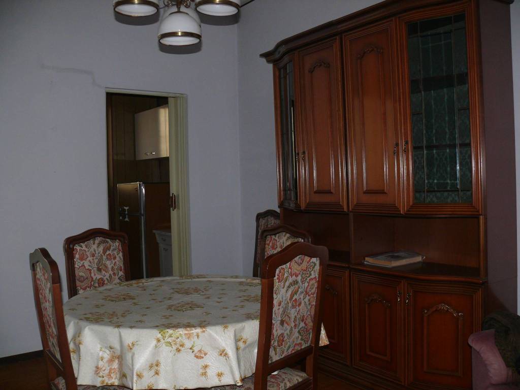 Appartamento in affitto a Pinerolo, 2 locali, prezzo € 350 | CambioCasa.it