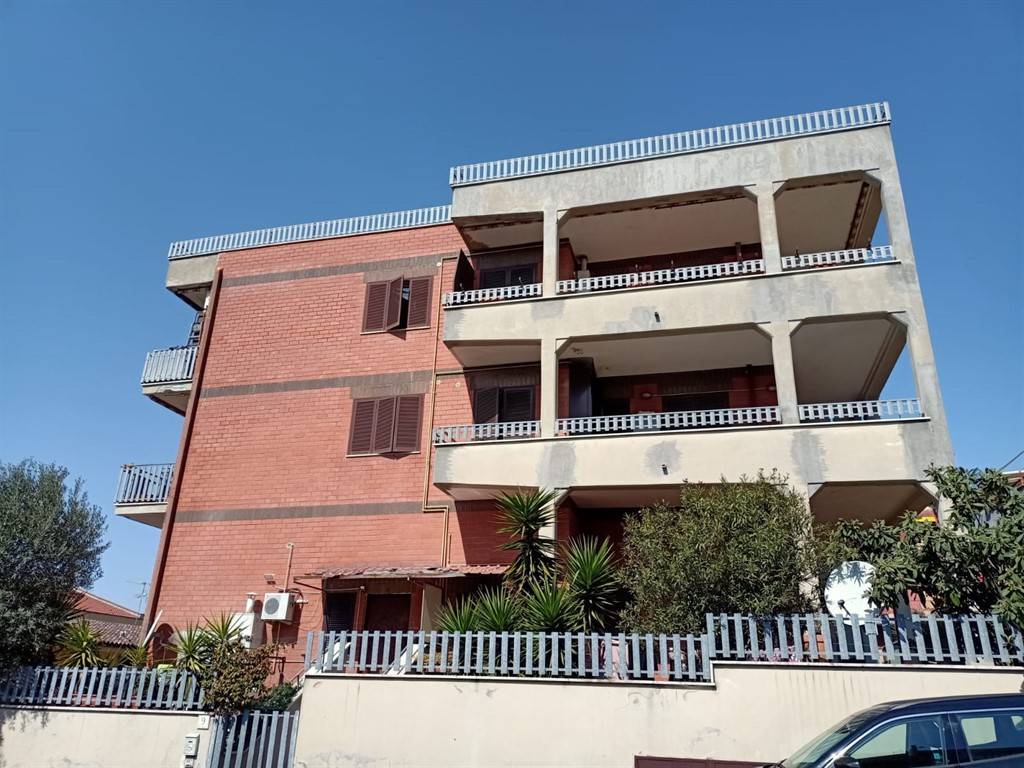 Appartamento in vendita a Roma, 3 locali, zona Zona: 36 . Finocchio, Torre Gaia, Tor Vergata, Borghesiana, prezzo € 129.000 | CambioCasa.it