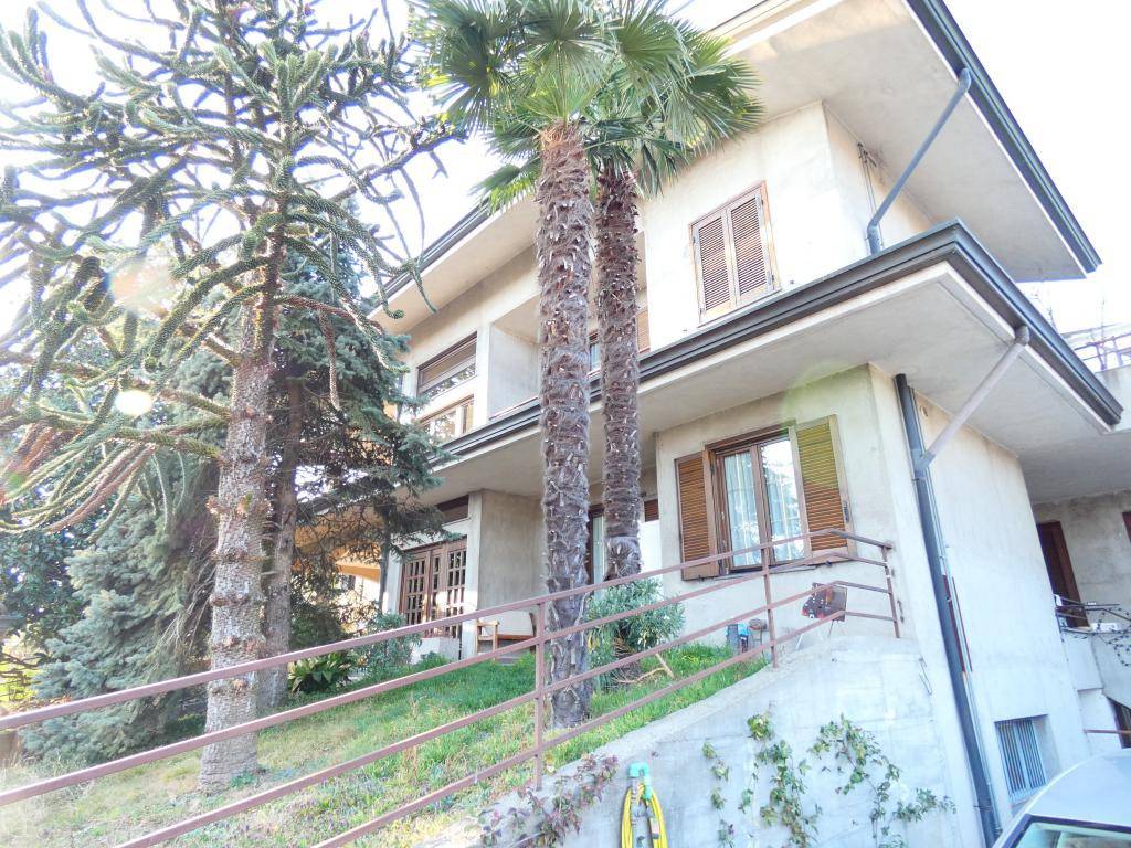 Villa in vendita a Olgiate Olona, 8 locali, Trattative riservate | PortaleAgenzieImmobiliari.it
