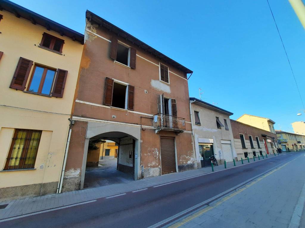 Appartamento in vendita a San Giorgio su Legnano, 3 locali, prezzo € 120.000 | PortaleAgenzieImmobiliari.it