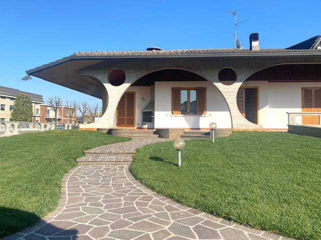 Villa in vendita a Ghedi, 4 locali, prezzo € 450.000 | PortaleAgenzieImmobiliari.it