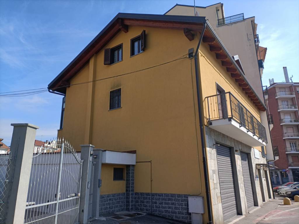 Appartamento in vendita a Pianezza, 5 locali, prezzo € 335.000 | PortaleAgenzieImmobiliari.it