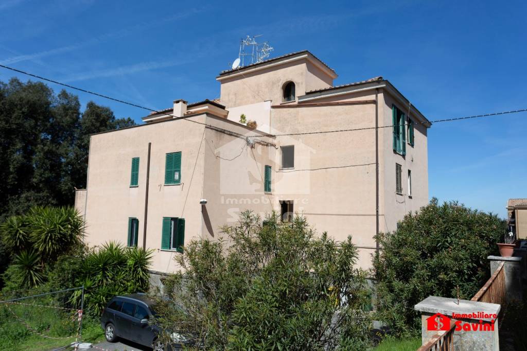 Appartamento in vendita a Castel Gandolfo, 3 locali, prezzo € 115.000 | CambioCasa.it