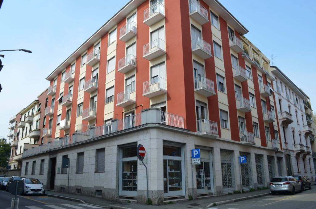 Appartamento in vendita a Gallarate, 6 locali, prezzo € 175.000 | PortaleAgenzieImmobiliari.it