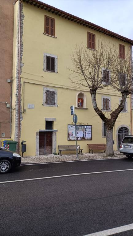 Appartamento in vendita a Orvinio, 3 locali, prezzo € 110.000 | CambioCasa.it