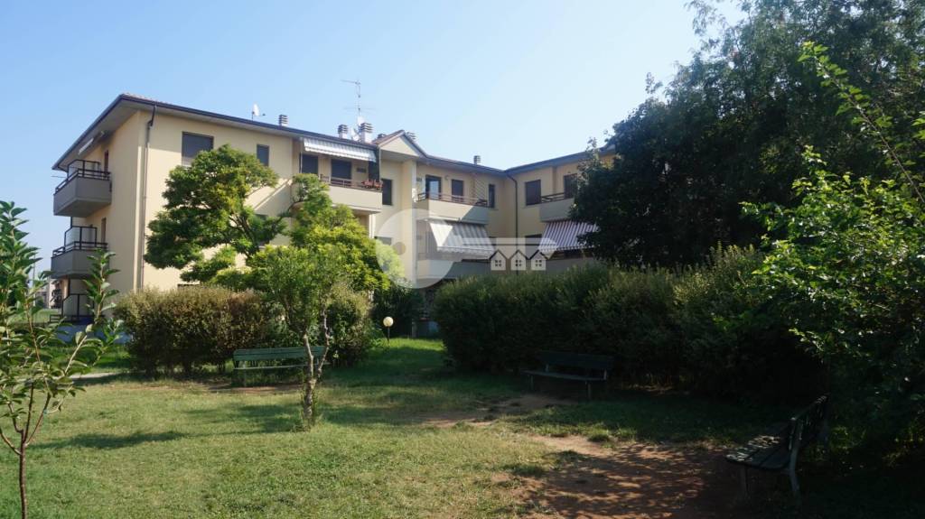 Appartamento in vendita a Ghedi, 3 locali, prezzo € 68.000 | PortaleAgenzieImmobiliari.it