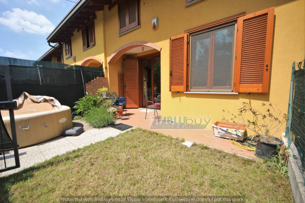 Villa a Schiera in vendita a Montano Lucino, 4 locali, prezzo € 270.000 | PortaleAgenzieImmobiliari.it