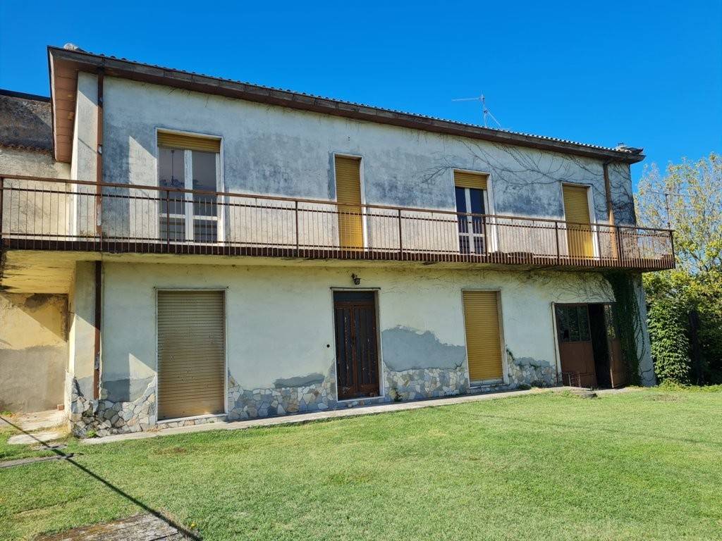 Villa in vendita a Montù Beccaria, 6 locali, prezzo € 95.000 | CambioCasa.it
