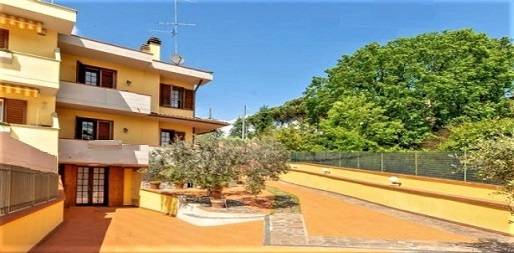 Villa in vendita a Carmignano, 6 locali, prezzo € 620.000 | PortaleAgenzieImmobiliari.it