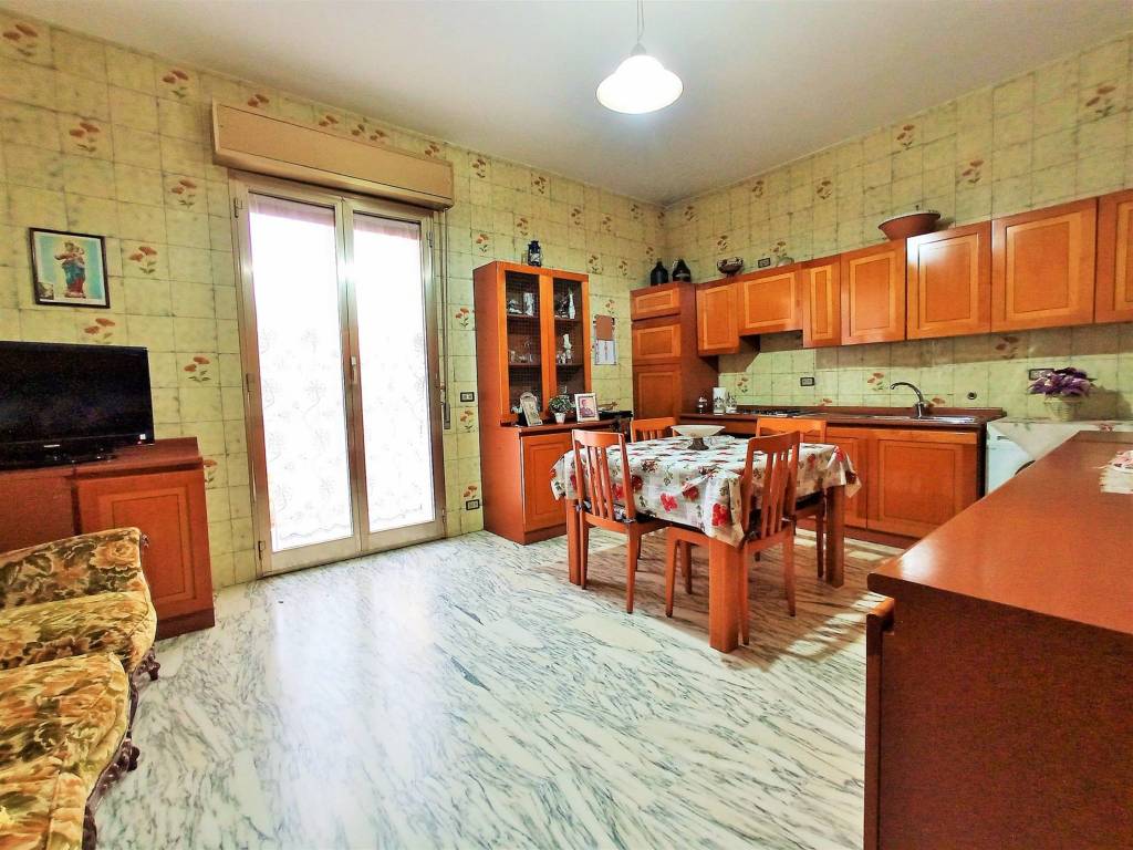 Appartamento in vendita a Gela, 4 locali, prezzo € 75.000 | CambioCasa.it