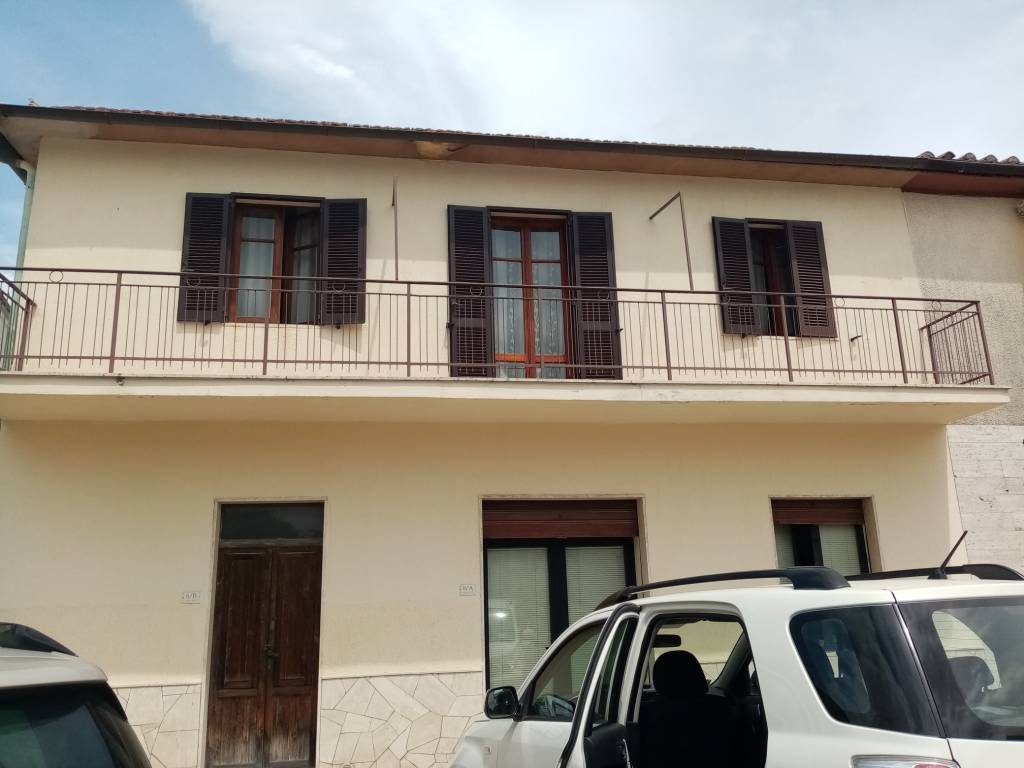 Appartamento in vendita a Sorano, 5 locali, prezzo € 60.000 | PortaleAgenzieImmobiliari.it