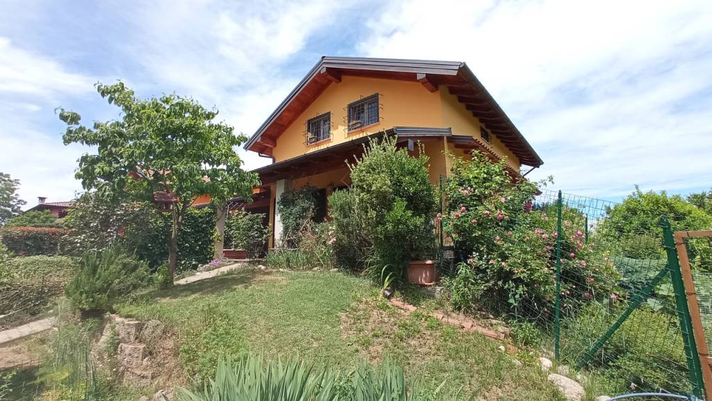 Villa in vendita a Cureggio, 4 locali, prezzo € 260.000 | PortaleAgenzieImmobiliari.it
