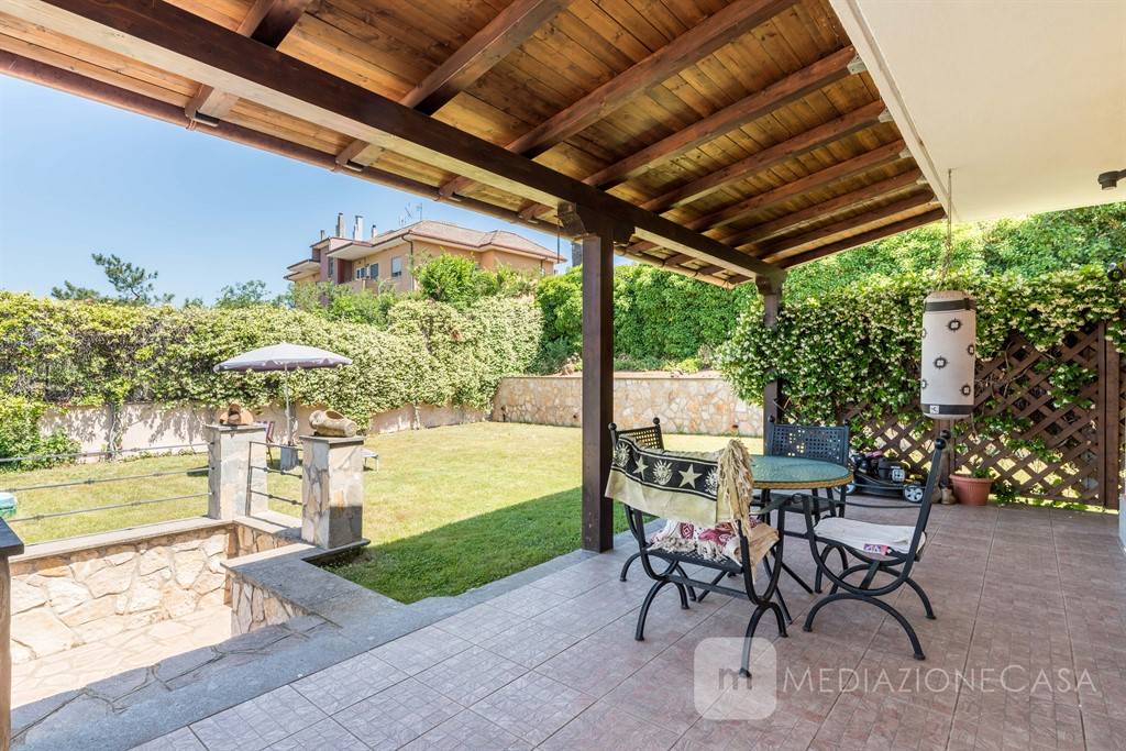 Villa in vendita a Monte Compatri, 4 locali, prezzo € 284.000 | CambioCasa.it