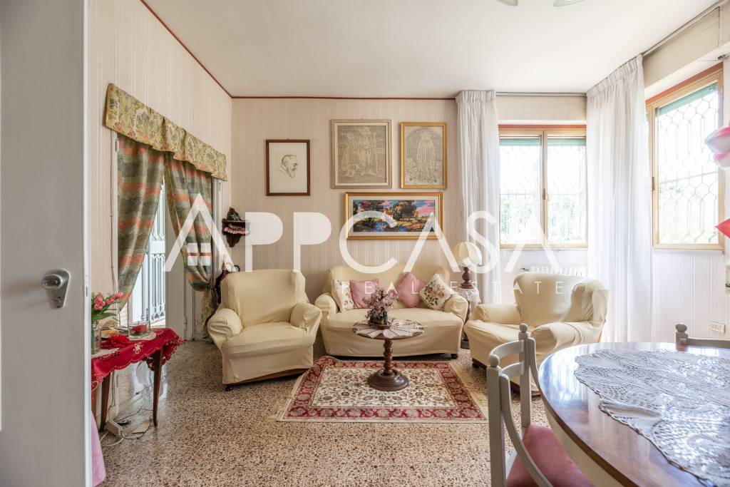 Appartamento in vendita a Roma, 3 locali, prezzo € 229.000 | CambioCasa.it
