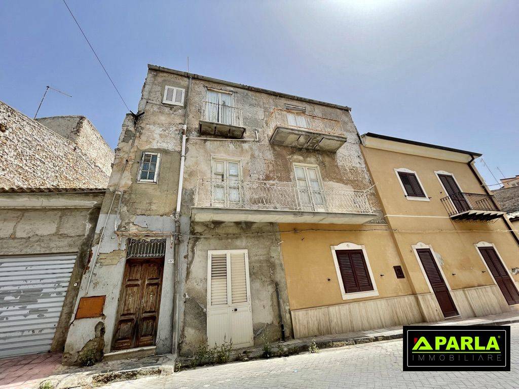 Appartamento in vendita a Ravanusa, 5 locali, prezzo € 43.000 | PortaleAgenzieImmobiliari.it